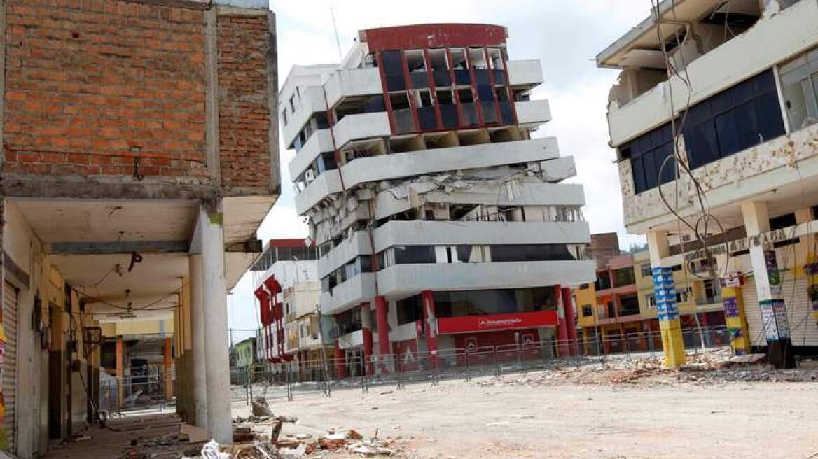Ισημερινός: Ένας νεκρός και 85  τραυματίες από δύο νέους σεισμούς